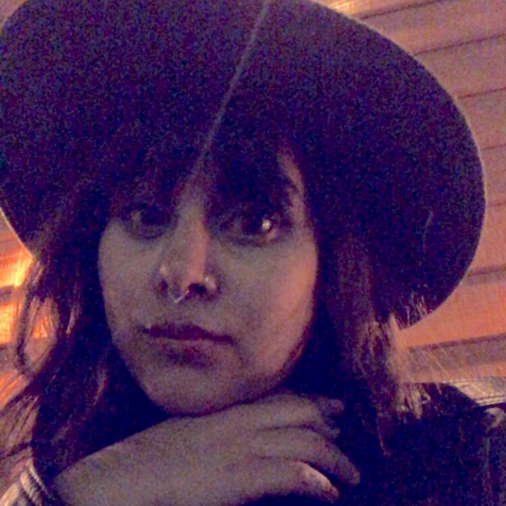 Meet your Posher, Roxy